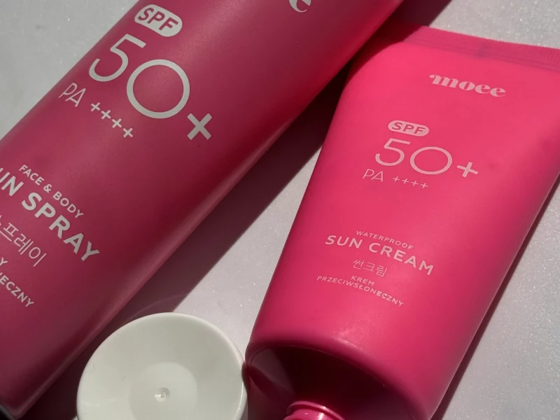 Wodoodporny krem i przeciwsłoneczny spray do twarzy i ciała SPF50+ od moee - moja opinia